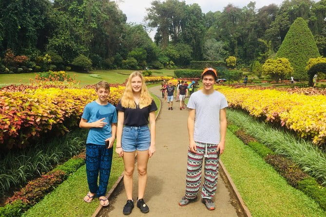 03 Day Explore Sri Lanka - A 3-day route from Galle that connects Dambulla, Sigiriya, and Kandy