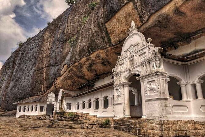 12 Days Tour Grand Discovery of Sri Lanka - Polonnaruwa by bicycle, then Minneriya or Kaudulla elephant season