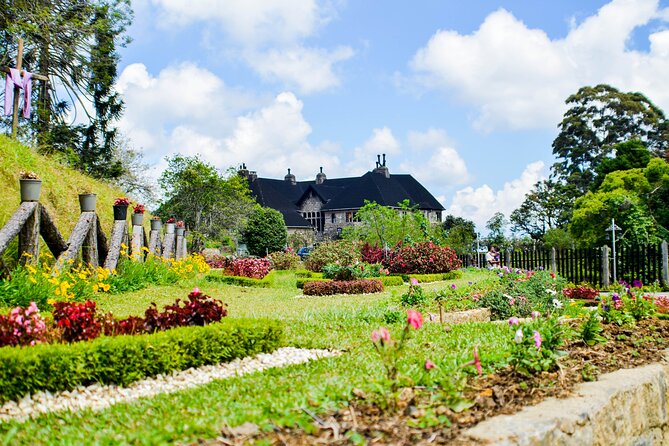 14-Day Private Tour in Sri Lanka - Kandy: The Temple of the Sacred Tooth Relic in One Focused Stop
