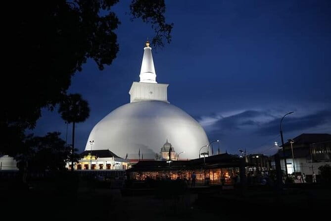 14 Days/ 13 Nights -Sri Lanka Tour on Culture, Wildlife & Beaches - Your private driver: the real engine of the trip