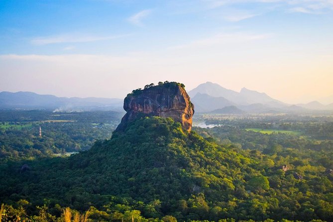 14 Days Sri Lanka Tour - Explore Sri Lanka - A two-week Sri Lanka plan that balances temples, animals, and coast