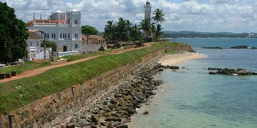 2-Day Whale Watching & Southern Sri Lanka Tour - Galle Fort Craft, Mask Museums, and a Big Meditating Buddha Moment