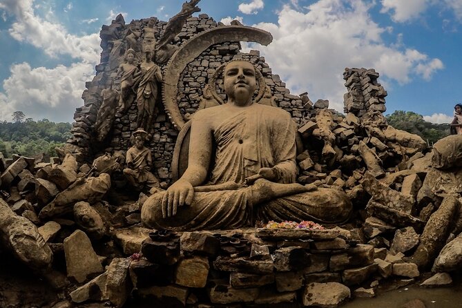 5 Days Tour In Sri Lanka - Day 2: Sigiriya Rock Fortress and Rangiri Dambulla Cave Temple in One Sweep