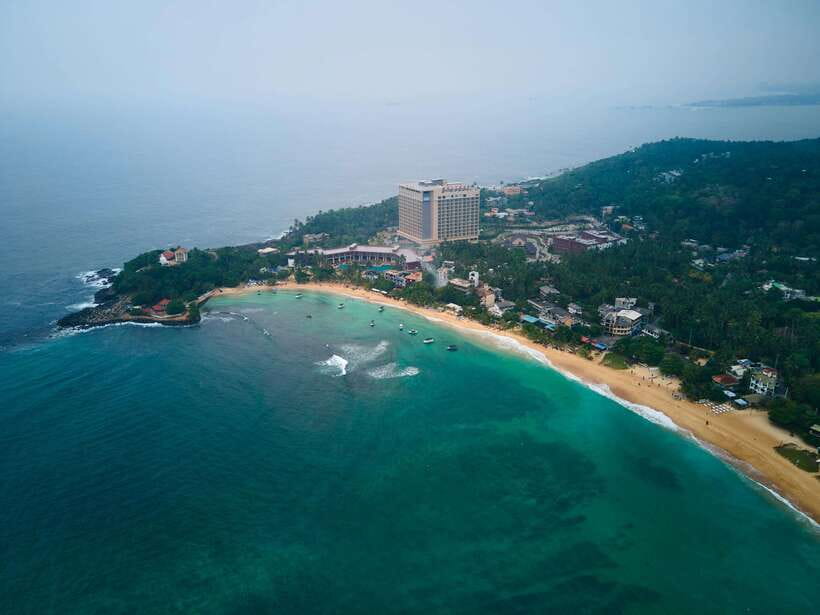 8-Day Sri Lanka Private Round Tour Hotels, Meals, Car, Guide - Day 3: Royal Botanical Garden in Kandy, Gem Museum, Tooth Relic, and the Kandyan Show