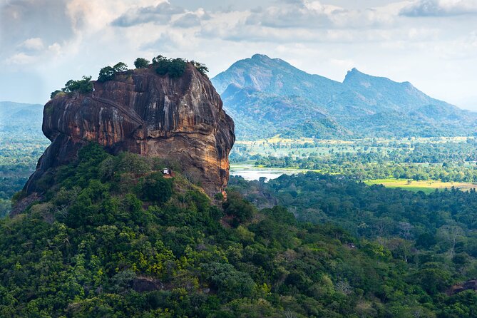 8 Nights 09 Days Simply Sri Lanka - Day 4: Dambulla Golden Temple, then Kandy with the Sacred Tooth Relic