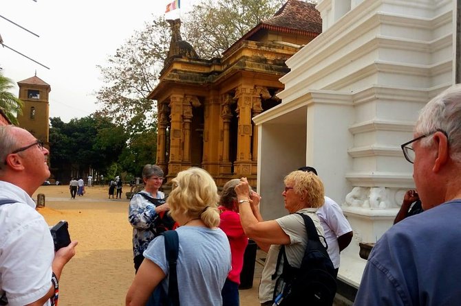 Airport Layover Colombo City tour - Jami Ul-Alfar Mosque, the Red Mosque vibe, and respectful sightseeing