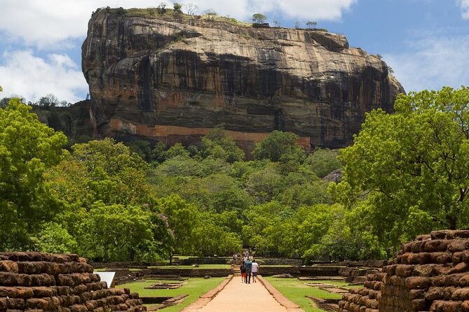 All-inclusive Sigiriya, Dambulla and Wildlife Safari from Colombo - Sigiriya, Dambulla, and safari from Colombo: the appeal