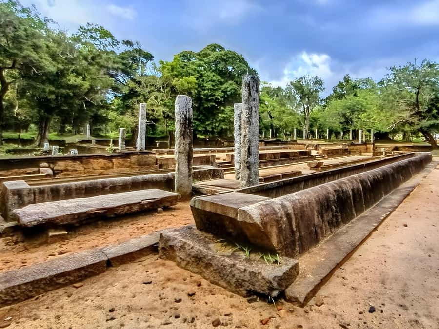 Anuradhapura: Tuk Tuk Tour - Ancient City with Audio Guide - Stop-by-stop: what each Anuradhapura site is like (and how to use your time)