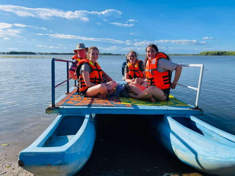 Arugambay :Pottuvil Lagoon Mangrove Eco Boat Safari Tours - Pottuvil Lagoon: the quiet side of Arugam Bay