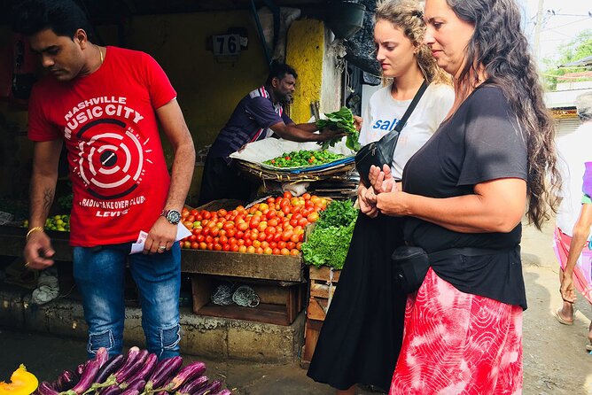 Authentic Sri Lankan Cooking Class in Kandy with Local Family - Meet the Family: Women Teachers and Daily Cooking Rhythm