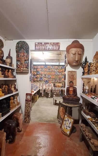 Best Private Kandy City Tour by Tuk Tuk with Local Guide - Queen’s Bathing Pavilion and National Museum Stops That Add Context
