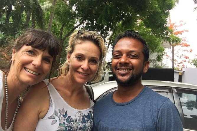 Chauffeur guide and Tour organizer - Your private chauffeur-guide in Kandy, with real local support