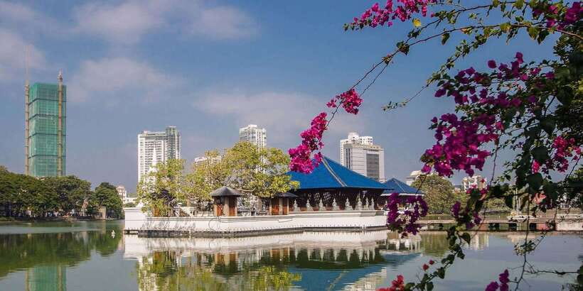 Colombo: All-Inclusive Morning & Afternoon Private City Tour - Gangaramaya Temple: worship over the lake plus a small museum