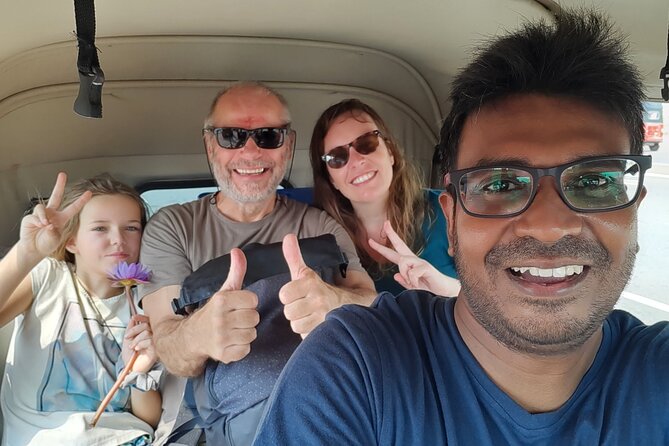 Colombo City Highlights by Tuk Tuk – All-Inclusive Adventure - Alcohol and bottled water, the easy way to stay comfortable