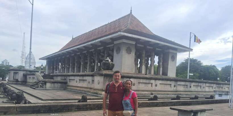 Colombo: City Highlights Guided Private Tour by Tuk Tuk - Independence Square and Galle Face Green for a needed city reset