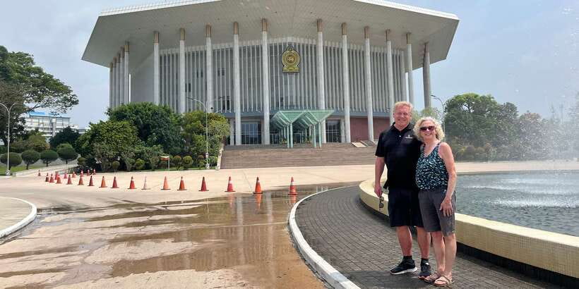 Colombo: City Sightseeing Tour by Tuk-Tuk with Pickup - Fort Area and City Views: From Fort Railway Station to Affluent Neighborhoods