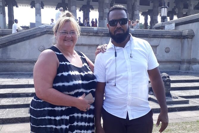 Colombo City Tour by Tuk Tuk Morning and Evening - Hindu Kovil and the Red Mosque, Same City, Different Traditions
