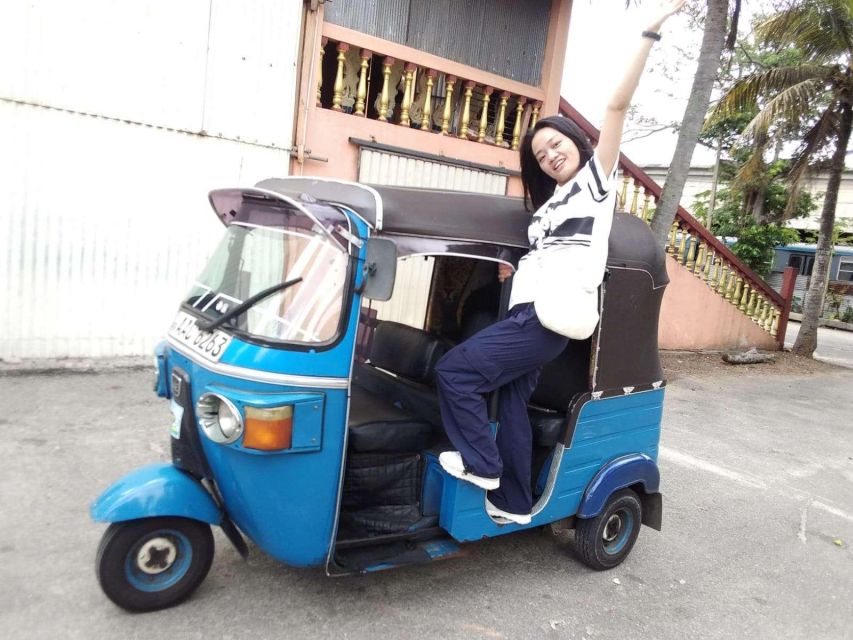 Colombo: City Tour by Tuk Tuk with Pickup - All Inclusive - Light House, Clock Tower, and Old Parliament: The City’s Built Timeline