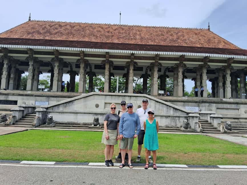 Colombo: City Tour by Tuk with Hotel Pickup-All Inclusive - Colombo Fort area: the mix of old and commercial Colombo