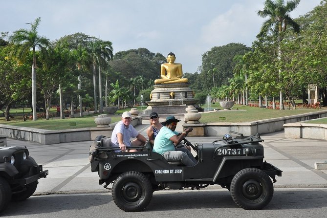 Colombo City Tour by War Jeep - Gangarama Seema Malakaya: A Religious Stop With Local Texture