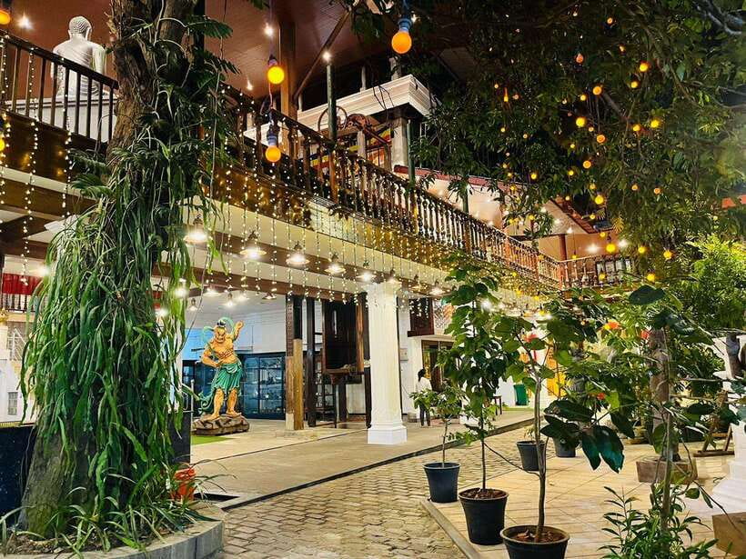 Colombo City Tour with Entry Tickets & Hotel Pickup - Gangaramaya Temple: what to notice during the 1-hour guided stop