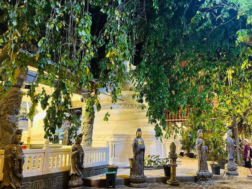Colombo City Tour with Entry Tickets & Hotel Pickup - Colombo National Museum: royal regalia and artifacts that connect the dots