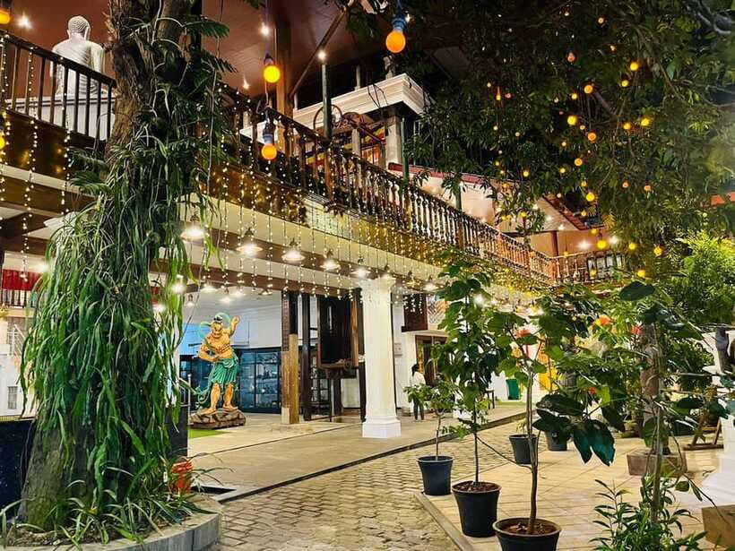 Colombo City Tour with Entry Tickets & Hotel Pickup - Old Colombo Dutch Hospital and the modern shopping switch at One Galle Face Mall