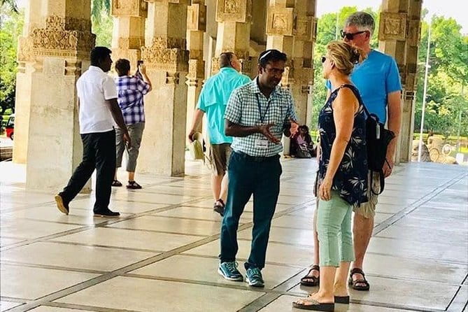 Colombo City Tour with Lunch/Dinner - All Inclusive - Galle Face Green break and Zylen Tea tasting that doesn’t feel like a detour