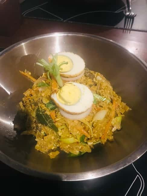 Colombo Cooking Experiance with Explore Market - Inside a Colombo home kitchen: step-by-step cooking with homegrown spice know-how