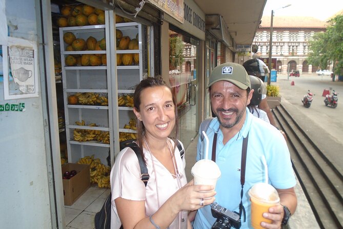 Colombo Express Food Tour with 9 + Tastings - Pettah Cheese Ball: the easiest first bite (and why it works)
