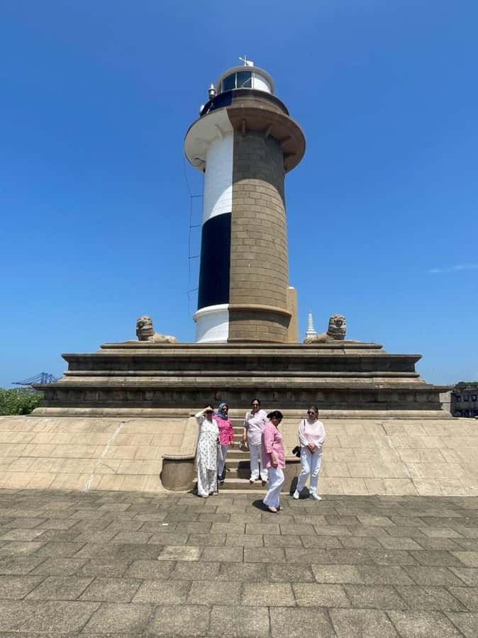 Colombo: Guided City Tour with Entry Tickets - Hotel pickup, AC vehicle, Wi-Fi, and why this matters in Colombo