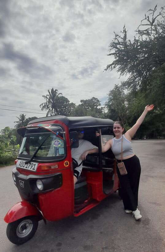 Colombo: Local Guide with Colombo City Tour by Tuk Tuk - How the private tuk tuk format makes Colombo easier