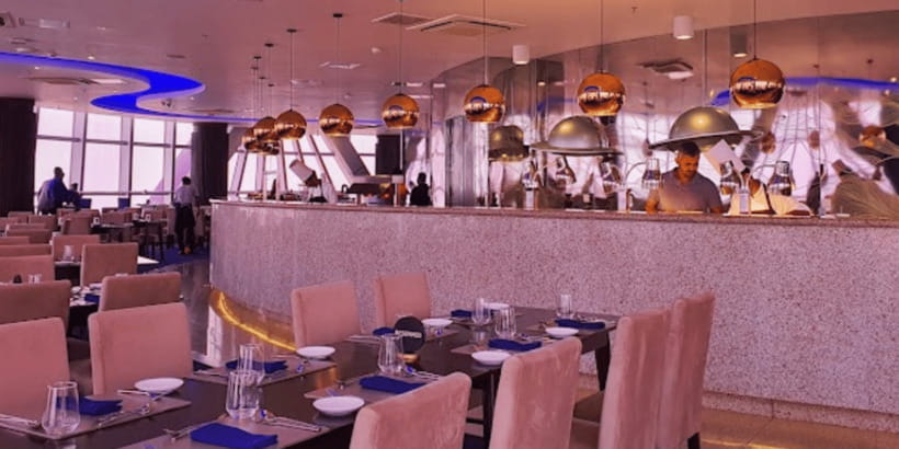 Colombo: Lotus Tower Experience with Lunch or Dinner Buffet - Service, ambience, and how the staff-run machine feels