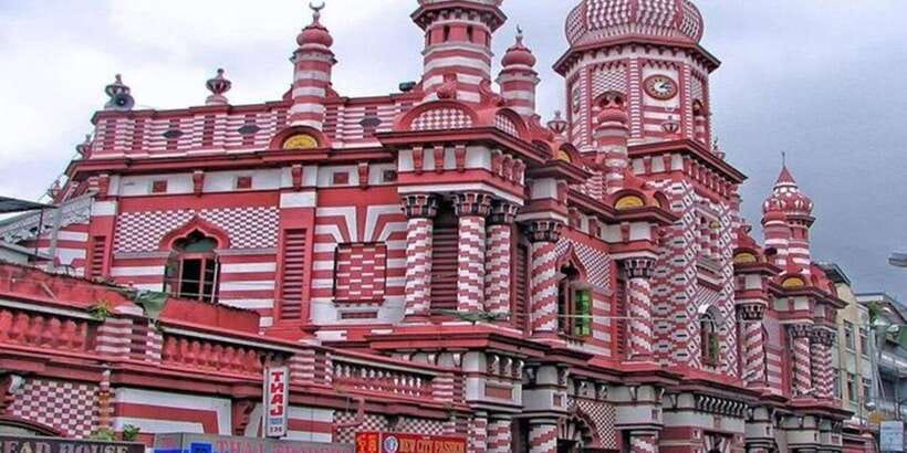 Colombo Port Shore Excursions Colombo City & Kalaniya Temple - Gem Museum and markets: shopping time with a reality check