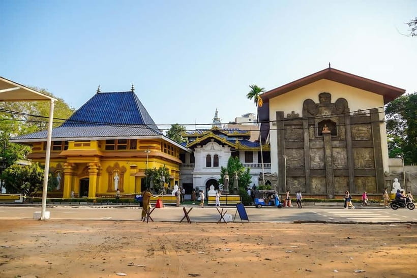 Colombo: Private City Tuk-Tuk Tour with Local Guide & Pickup - Should you book this Colombo tuk-tuk tour?