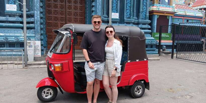 Colombo Private Guided City Tour by Tuk Tuk - All Inclusive - Sri Kailawasanathan Swami Hindu Temple: Dravidian-style details you can spot