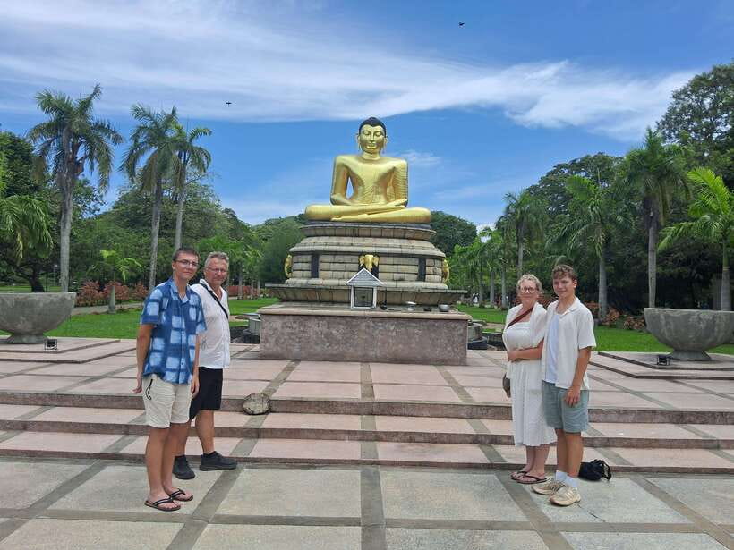 Colombo: Private Guided Tuk Tuk City Tour with Hotel Pickup - Temples, churches, and Victoria Park, Colombo’s multi-faith character