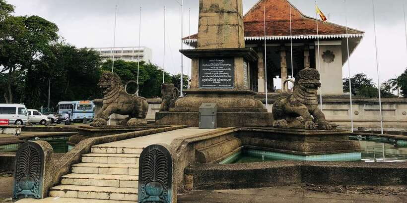 Colombo privet Day Tour and shopping - Old Parliament Building, Colombo Lighthouse, and Town Hall Photos