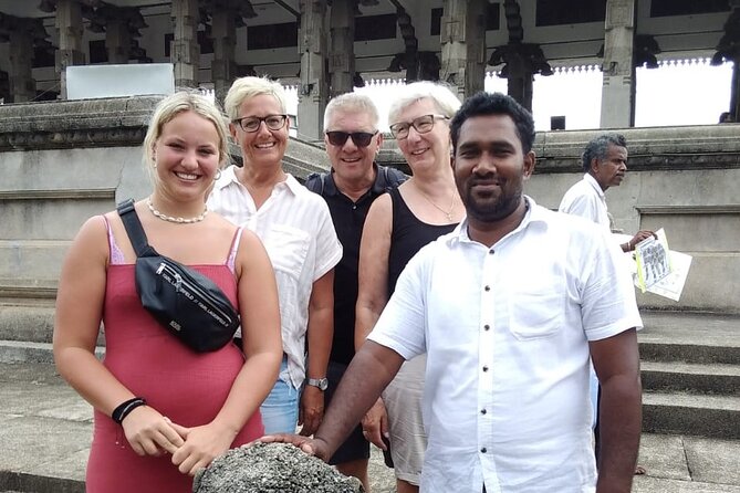 Colombo Sightseeing City Tour by Tuk-Tuk with Guide - Pick morning or evening, then let the city unfold