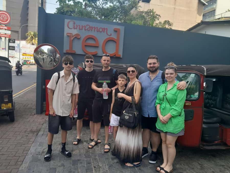 Colombo Sightseeing Tour by Tuk Tuk - All Inclusive - Gangaramaya Temple: Colombo’s layered Buddhist art and architecture