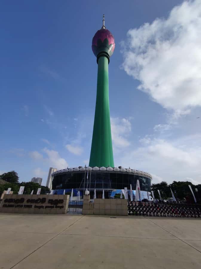 Colombo Sightseeing Tour by Tuk Tuk - All Inclusive - Independence Memorial Hall: a colonial past turning into a national story