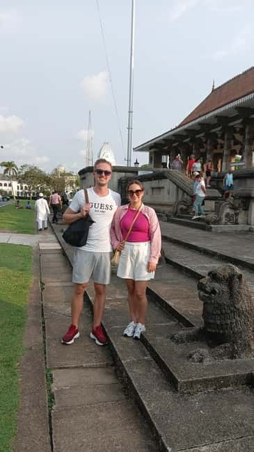 Colombo: Sightseeing Tour by Tuk Tuk Safari - All Inclusive - St. Anthony’s Shrine and Sambodhi Chaithya: quick stops with meaning