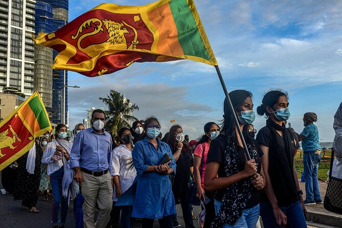 Colombo Social and Political Walk - Meeting at Kingsbury Colombo, ending at BMICH: a route with a point