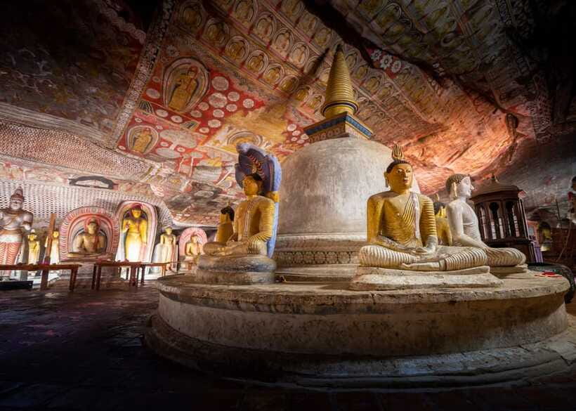 Colombo: Sri Lanka Cultural Triangle Hotspots 2-Day Tour - Sigiriya Rock Fortress: The prince, the climb, and the payoff views