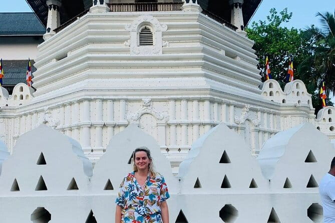 Colombo to Kandy Shuttle with Dambulla Sightseeing Tour - The overall pace: a long day that still works