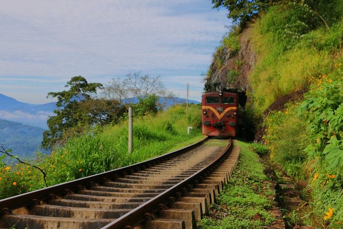 Colombo to Kandy Train Tickets (Reserved Seats) - Timing it right, 7:00 am vs 3:30 pm