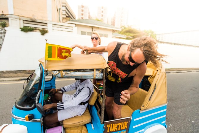 Colombo Tuk Tuk Safari - The evening route, stop by stop: from Gangaramaya to Dutch Hospital