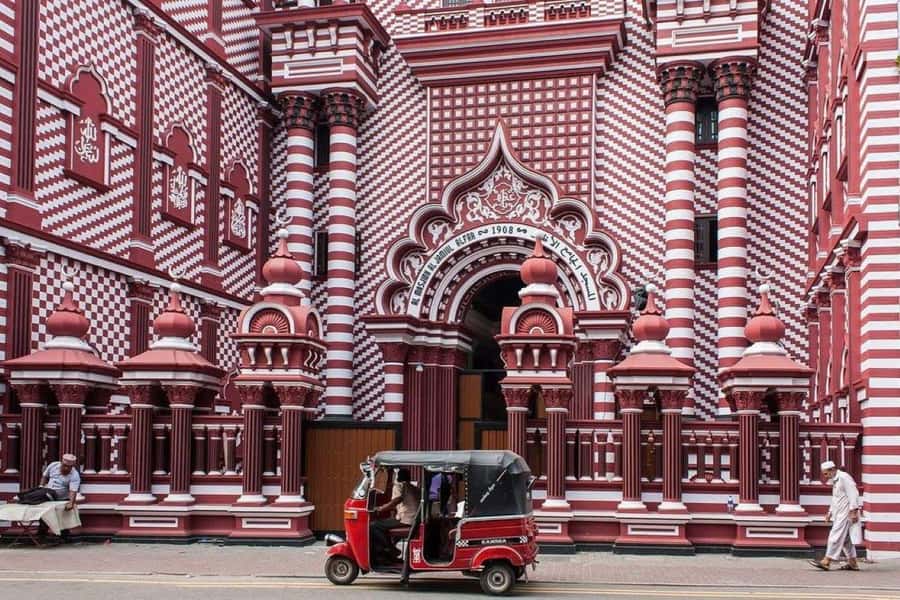 Colombo Tuk Tuk Tour with Entry Fees & Food Included - What makes this tour worth $20, and what you should budget for