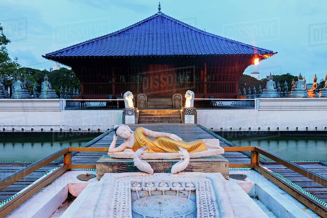 Colombo Walking Tour With Ayurveda One Hour Body Massage - The Route: From Galle Face Beach to Viharamahadevi Park