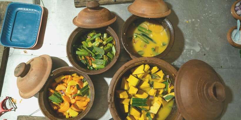 Cooking Class: Sajee’s Place Cooking Class sigiriya - Meeting Sajee and Suzy in Sigiriya’s cooking kitchen